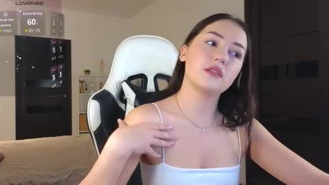 Alexa  dont forget to thumbs up me online show from November 3, 2025, 2:35 am