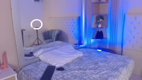 alexa__11 online show from June 19, 2026, 12:42 pm