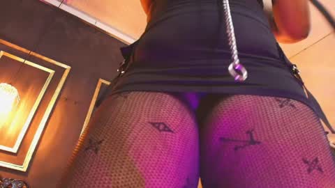Snapshot of alexa_cruz__ chatting on April 1, 2026, 1:41 pm Alexa online show from April 1, 2026, 1:41 pm