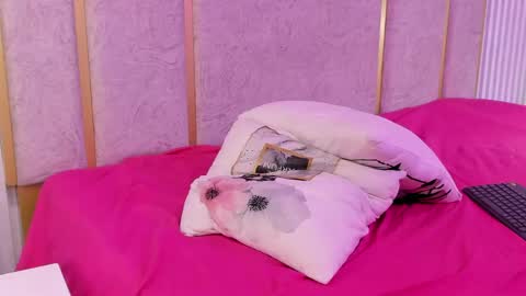 Snapshot of alexa_cutte_ chatting on May 11, 2026, 4:04 pm A L E X A online show from May 11, 2026, 4:04 pm