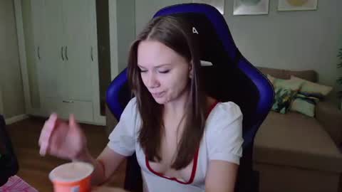 Snapshot of alexa_feels chatting on July 3, 2026, 4:24 pm Little Duck homie online show from July 3, 2026, 4:24 pm
