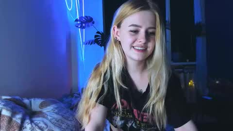 Snapshot of alexa_pirs chatting on February 18, 2025, 11:30 pm alexa_pirs online show from February 18, 2025, 11:30 pm