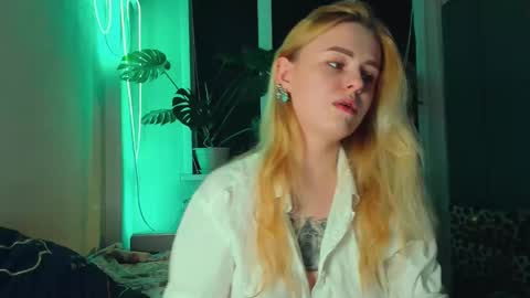 Snapshot of alexa_pirs chatting on March 4, 2025, 10:38 pm alexa_pirs online show from March 4, 2025, 10:38 pm