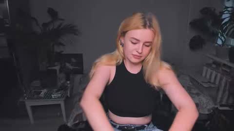 Snapshot of alexa_pirs chatting on September 13, 2025, 3:23 pm alexa_pirs online show from September 13, 2025, 3:23 pm