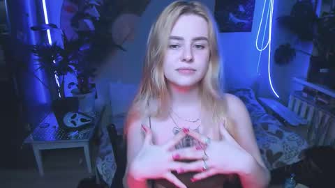 Snapshot of alexa_pirs chatting on October 14, 2025, 12:44 am alexa_pirs online show from October 14, 2025, 12:44 am