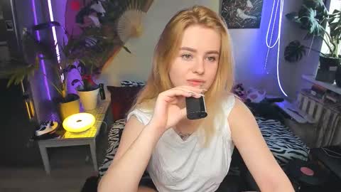 Snapshot of alexa_pirs chatting on November 8, 2025, 11:54 am alexa_pirs online show from November 8, 2025, 11:54 am