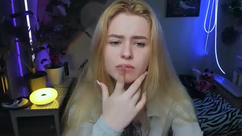 Snapshot of alexa_pirs chatting on November 14, 2025, 12:04 pm alexa_pirs online show from November 14, 2025, 12:04 pm