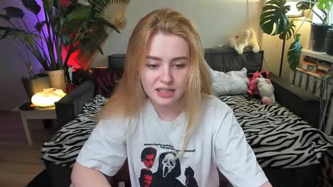 Snapshot of alexa_pirs chatting on March 24, 2026, 12:10 pm alexa_pirs online show from March 24, 2026, 12:10 pm