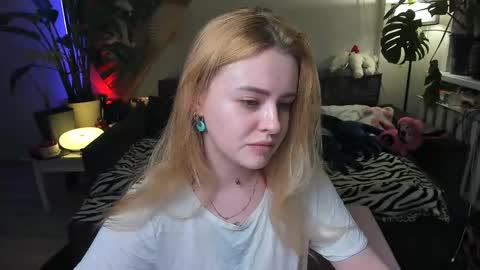 Snapshot of alexa_pirs chatting on March 29, 2026, 6:19 pm alexa_pirs online show from March 29, 2026, 6:19 pm