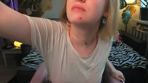 Snapshot of alexa_pirs chatting on April 12, 2026, 2:00 pm alexa_pirs online show from April 12, 2026, 2:00 pm