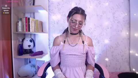 alexaavandercloude online show from June 5, 2026, 10:26 pm