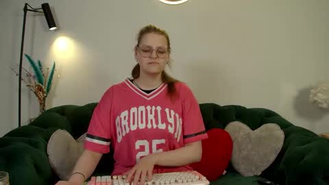 Snapshot of alexaavery chatting on May 16, 2026, 6:54 am AlexaAvery online show from May 16, 2026, 6:54 am