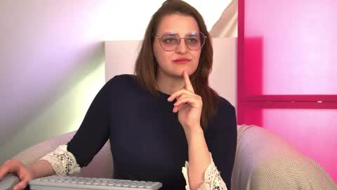 Snapshot of alexaavery chatting on May 20, 2026, 7:36 am AlexaAvery online show from May 20, 2026, 7:36 am