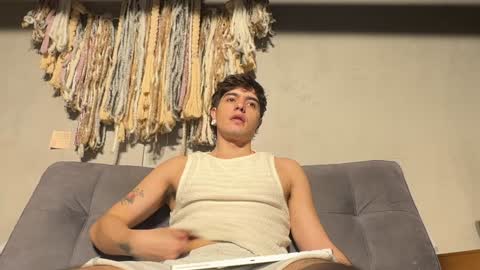 Alex  Dani online show from January 24, 2025, 5:42 am