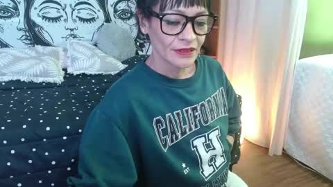 alexandra_jonas online show from May 17, 2026, 2:57 pm