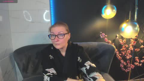 Snapshot of alexandra_kind chatting on December 20, 2024, 1:43 pm Alexandra online show from December 20, 2024, 1:43 pm
