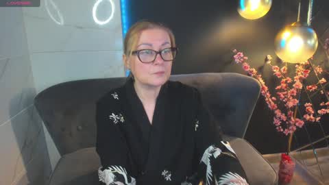 Snapshot of alexandra_kind chatting on December 22, 2024, 8:03 pm Alexandra online show from December 22, 2024, 8:03 pm