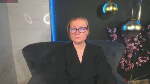 Snapshot of alexandra_kind chatting on January 13, 2025, 1:45 am Alexandra online show from January 13, 2025, 1:45 am