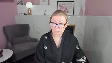 Snapshot of alexandra_kind chatting on February 12, 2025, 2:43 pm Alexandra online show from February 12, 2025, 2:43 pm