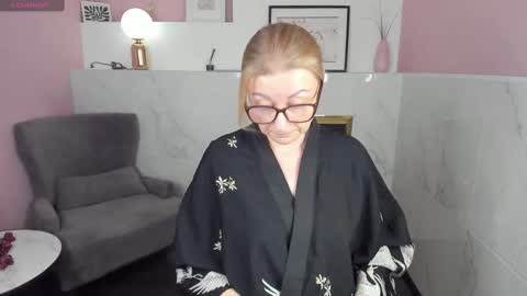 Snapshot of alexandra_kind chatting on February 13, 2025, 3:50 am Alexandra online show from February 13, 2025, 3:50 am