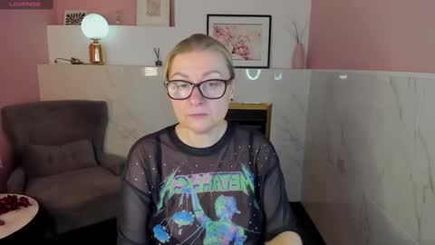 Snapshot of alexandra_kind chatting on February 17, 2025, 5:36 am Alexandra online show from February 17, 2025, 5:36 am