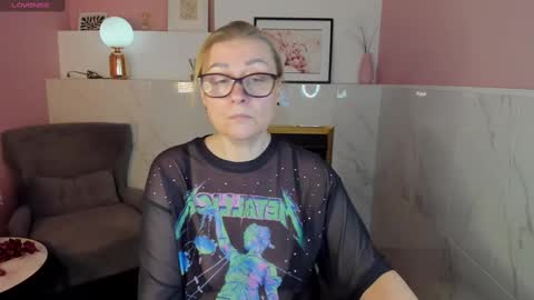 Snapshot of alexandra_kind chatting on February 17, 2025, 8:41 am Alexandra online show from February 17, 2025, 8:41 am