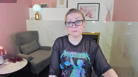 Snapshot of alexandra_kind chatting on February 27, 2025, 6:18 am Alexandra online show from February 27, 2025, 6:18 am