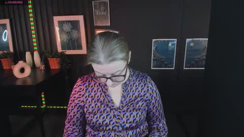 Snapshot of alexandra_kind chatting on March 5, 2025, 7:38 am Alexandra online show from March 5, 2025, 7:38 am