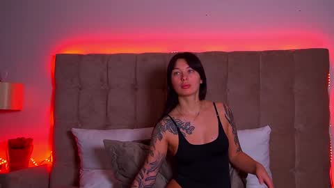 AlexandraBloom online show from February 3, 2025, 3:09 am