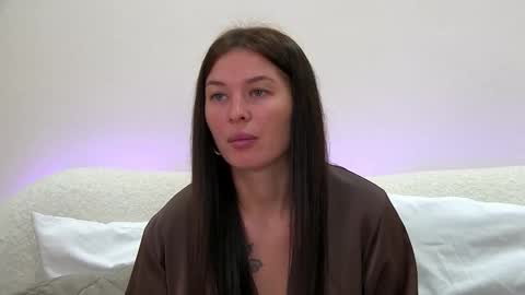 AlexandraBloom online show from October 22, 2025, 7:02 pm