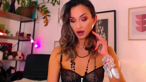 alexandrawooow online show from April 23, 2026, 11:31 am