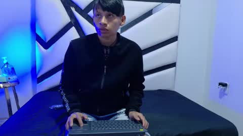 Alexandro online show from November 4, 2025, 7:13 pm