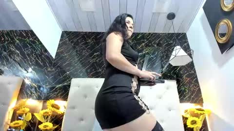 Alexa Smith  online show from February 8, 2025, 5:40 am