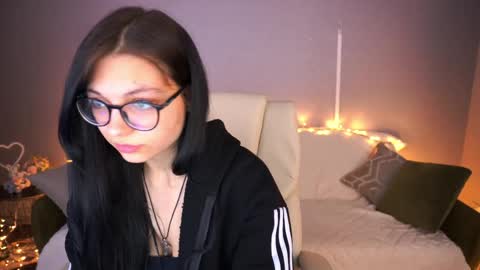 alexavinkss online show from April 22, 2026, 8:32 pm