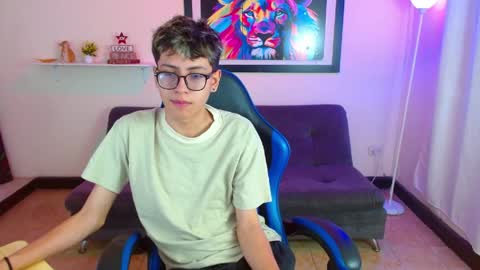 Snapshot of alexcum_18 chatting on May 28, 2026, 1:52 pm alex online show from May 28, 2026, 1:52 pm