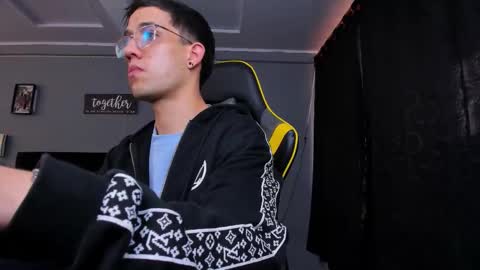 alexgiraldo__ online show from October 25, 2025, 12:13 pm