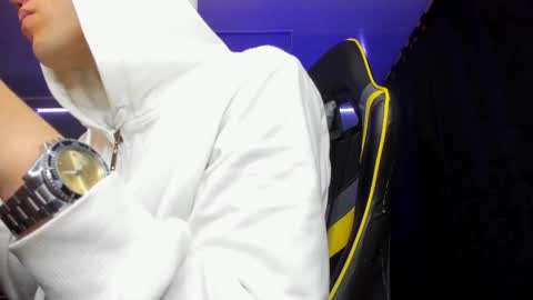 alexgiraldo__ online show from November 25, 2025, 6:57 am