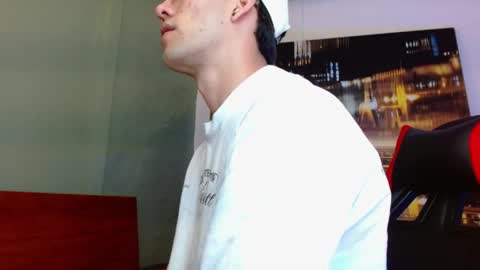 alexgiraldo__ online show from June 10, 2026, 12:55 am