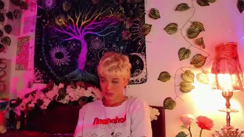 Snapshot of alexiafisher_ chatting on February 2, 2025, 12:46 pm Alex online show from February 2, 2025, 12:46 pm