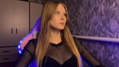 Alexia online show from July 28, 2026, 2:13 pm