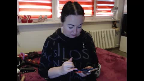 alexie33 online show from April 8, 2026, 12:49 pm