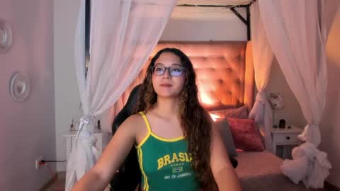 Snapshot of alexis_scott__ chatting on May 26, 2026, 4:08 am alexis_scott__ online show from May 26, 2026, 4:08 am