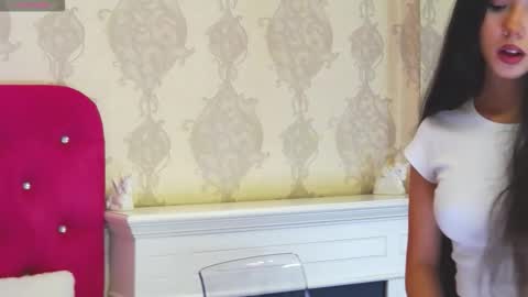 alexisdevine online show from September 15, 2025, 4:23 am