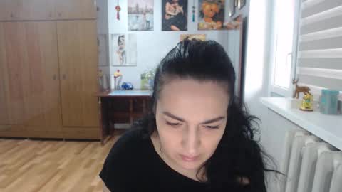 AlexisMillers online show from February 15, 2026, 12:03 pm