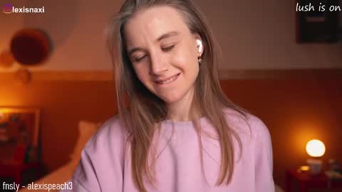 Snapshot of alexispeach chatting on March 5, 2025, 2:36 am Alexis-- online show from March 5, 2025, 2:36 am