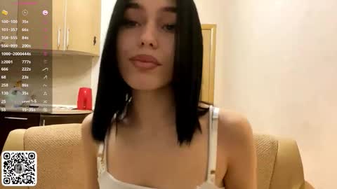 Karolina online show from November 12, 2025, 6:19 pm