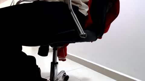 Snapshot of alextwunkk chatting on December 1, 2024, 4:29 pm Alex online show from December 1, 2024, 4:29 pm