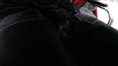 Snapshot of alextwunkk chatting on January 5, 2025, 1:35 am Alex online show from January 5, 2025, 1:35 am