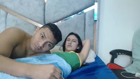Snapshot of alexvsluisa chatting on April 19, 2026, 6:10 pm alex y luisa online show from April 19, 2026, 6:10 pm
