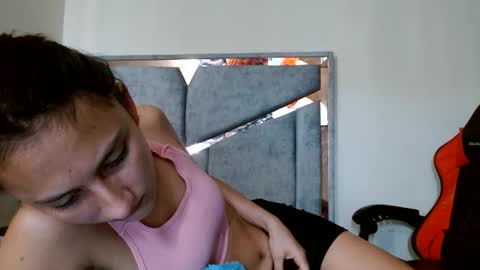 alex y luisa online show from June 10, 2026, 3:55 pm